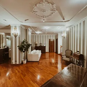 Residenza Tritone Luxury Trevi Fountain בית הארחה